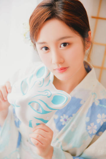 国产精品美女校花在线